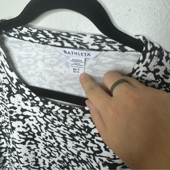 Athleta Balance Printed Pullover Crewneck Sweatshirt Black White Animal Print - Picture 8 of 10